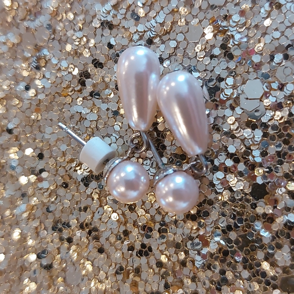 Jewelry Assortment - Picture 6 of 16